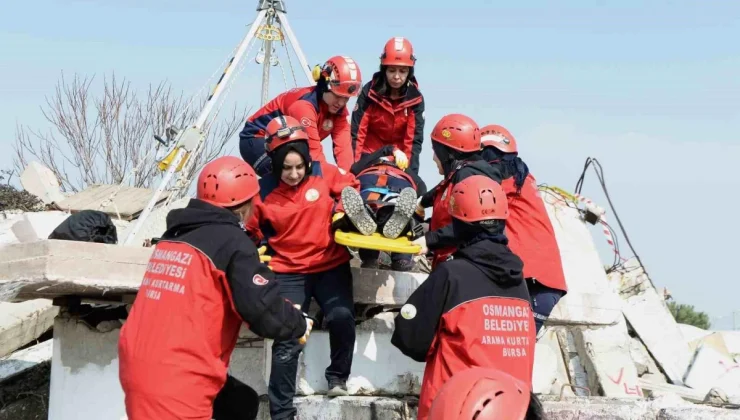 Osmangazi Belediyesi’nde Kadınlar Arama Kurtarma Ekibinde Görev Alıyor